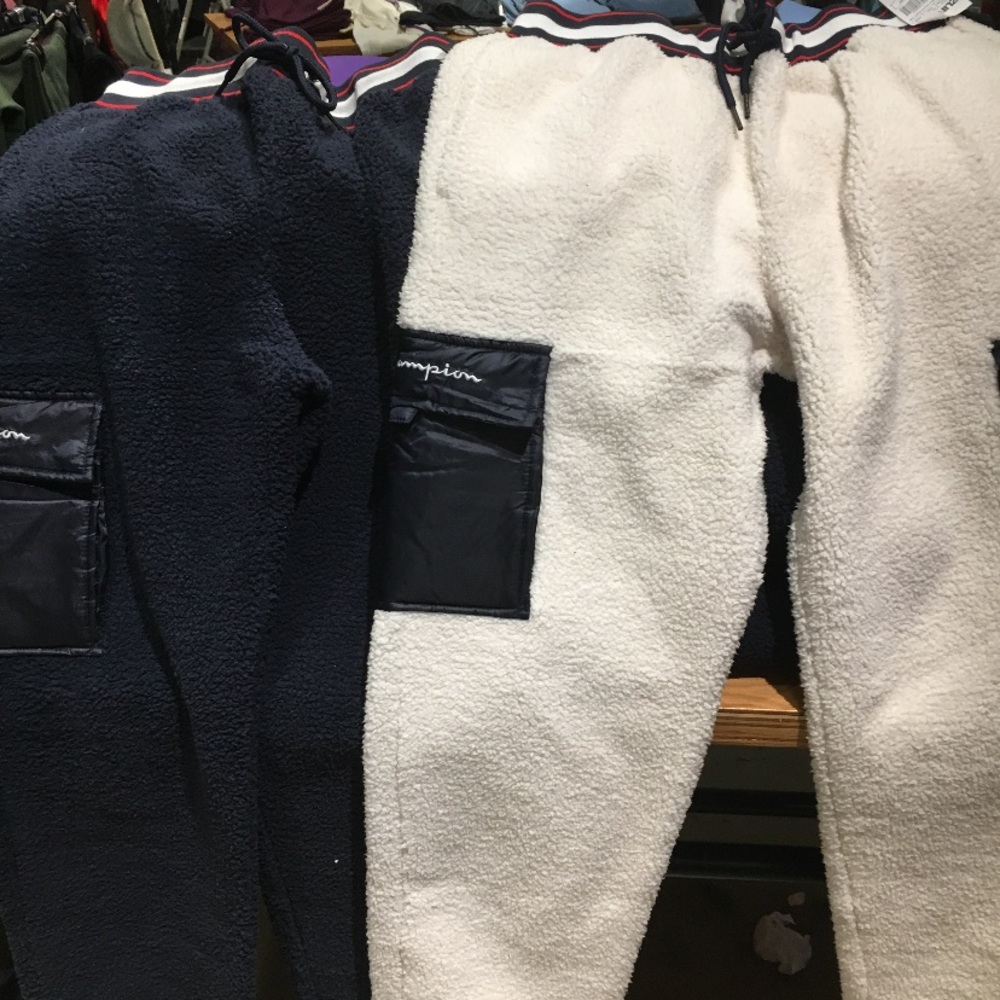 Men’s small creme fleece joggers never worn